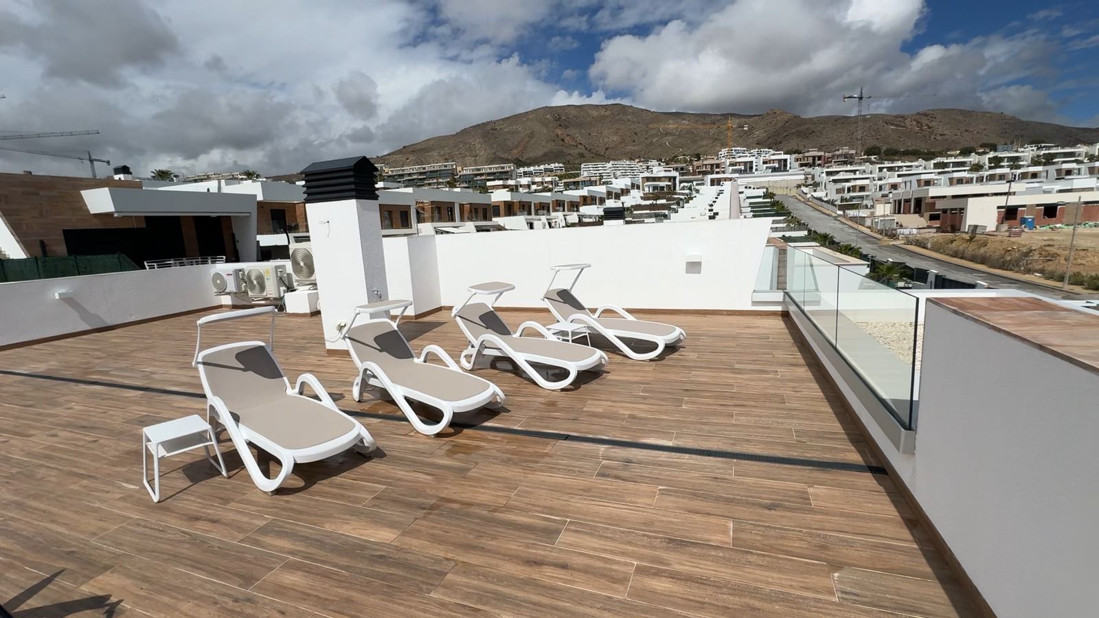 Takterrasse med solsenger